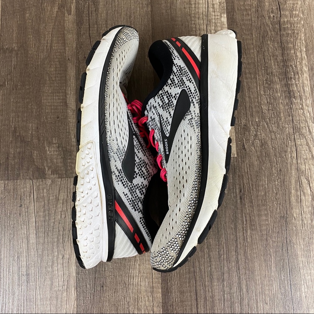 Brooks Women’s Ghost 11 Running Shoes 8.5 (B)